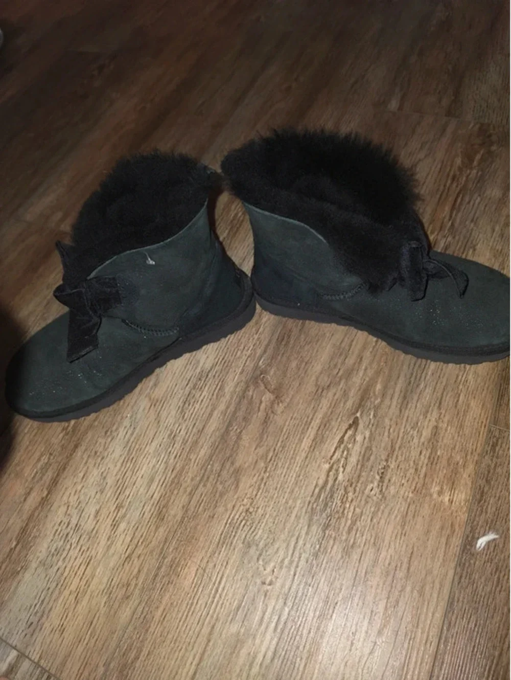 Ugg with bow